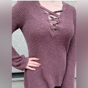 American Eagle Mauve Knit Sweater with Lace-Up on V neck  Detail Sz M